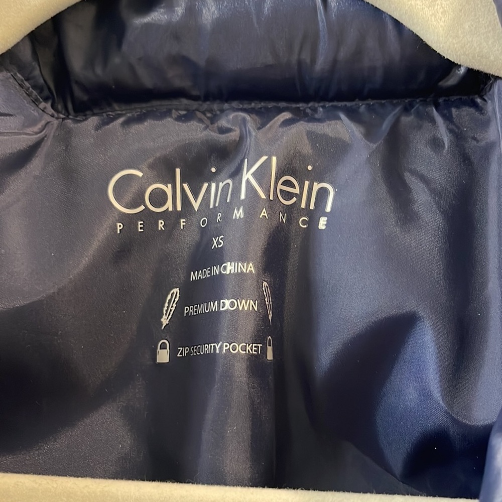 Calvin Klein Performance Vest - Picture 2 of 4
